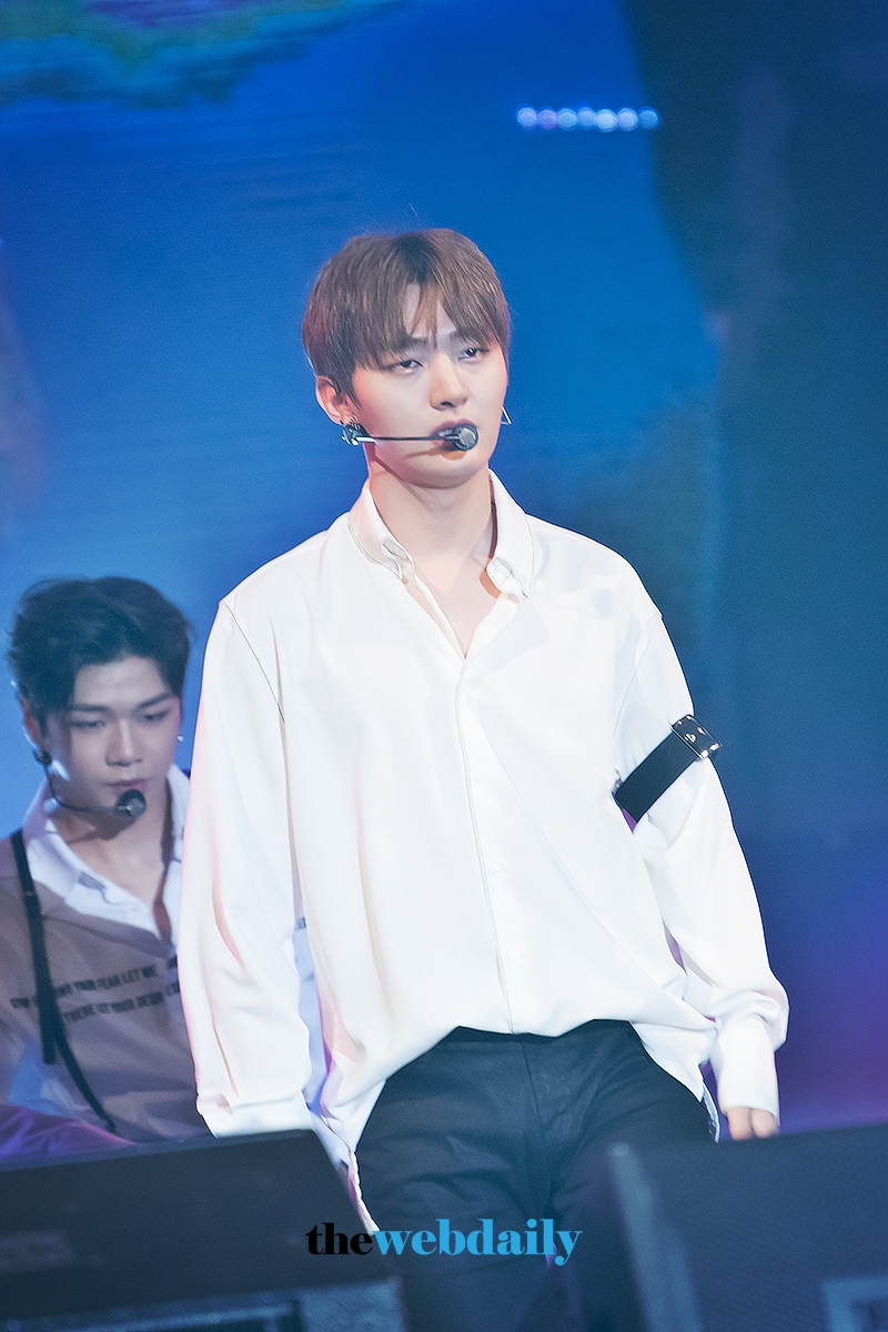 WannaOne(워너원) 윤지성, 아련하게
