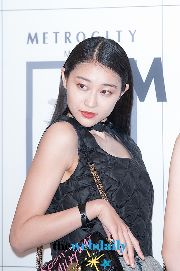 안쥬르므(ANGERME) 와다 아야카, '메트로시티 포토월' 행사
