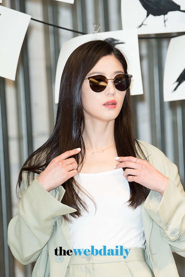 전지현, 젠틀몬스터의 포토콜 행사