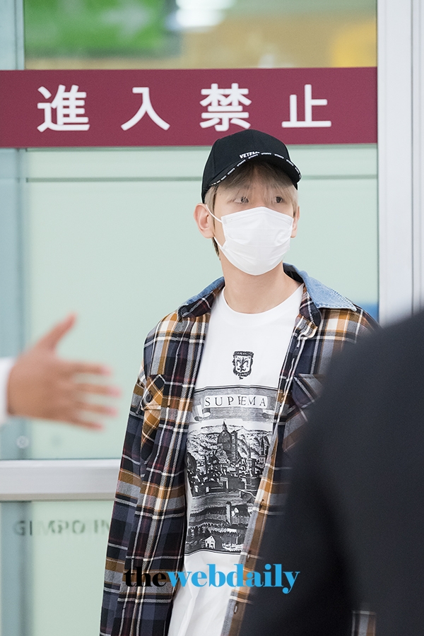 EXO-CBX(첸백시) 백현, 김포국제공항 입국 현장