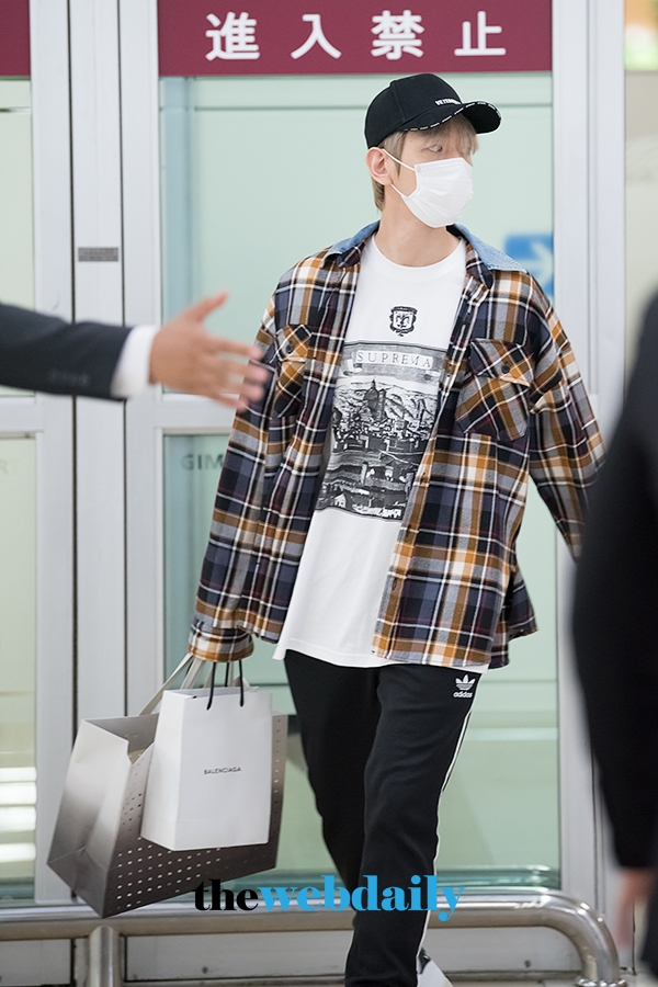 EXO-CBX(첸백시) 백현, 김포국제공항 입국 현장