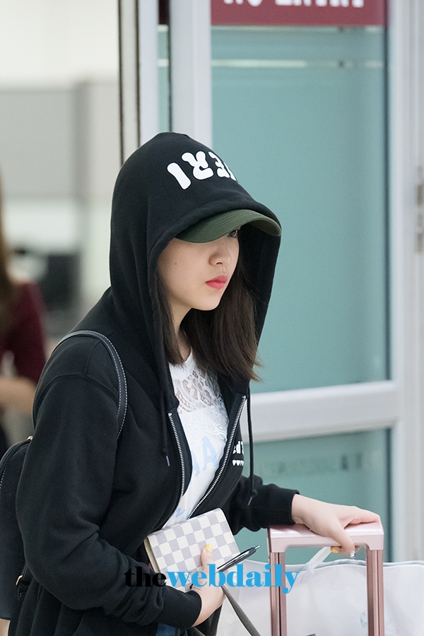 레드벨벳(RedVelvet) 예리, 김포국제공항 입국 현장