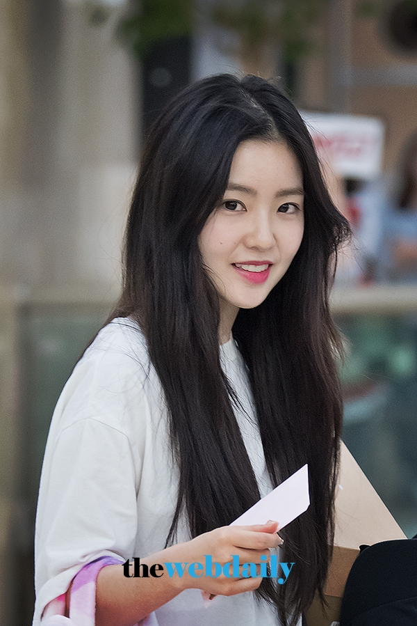 레드벨벳(RedVelvet) 아이린, 김포국제공항 입국 현장
