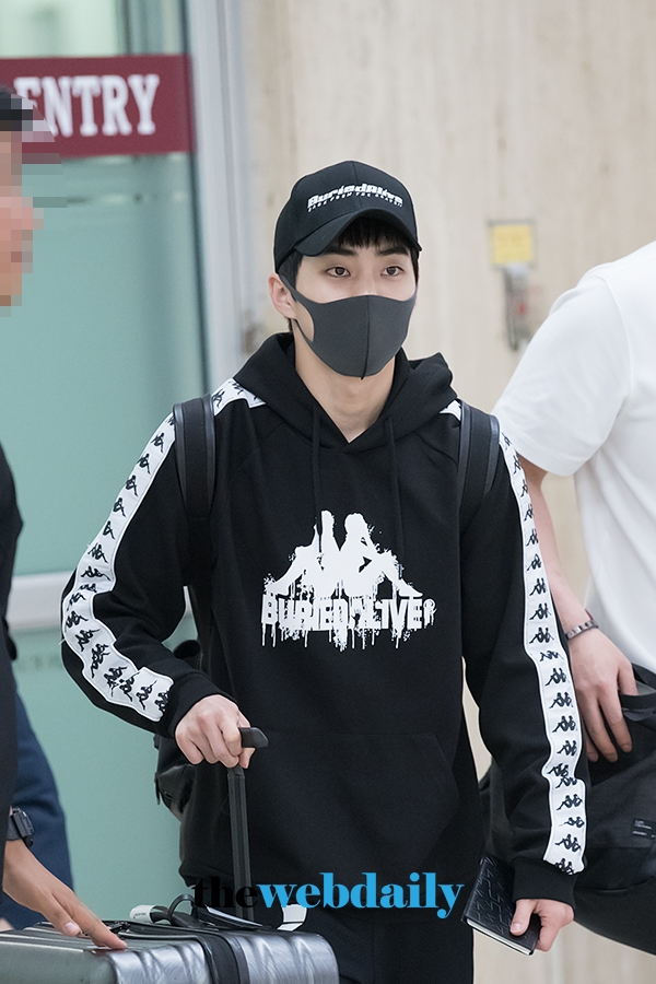 EXO-CBX(첸백시) 시우민, 김포국제공항 입국 현장
