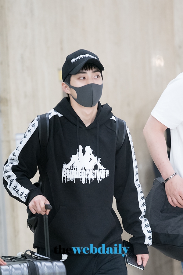 EXO-CBX(첸백시) 시우민, 김포국제공항 입국 현장
