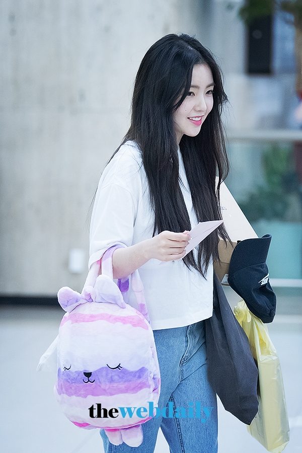 레드벨벳(RedVelvet) 아이린, 김포국제공항 입국 현장