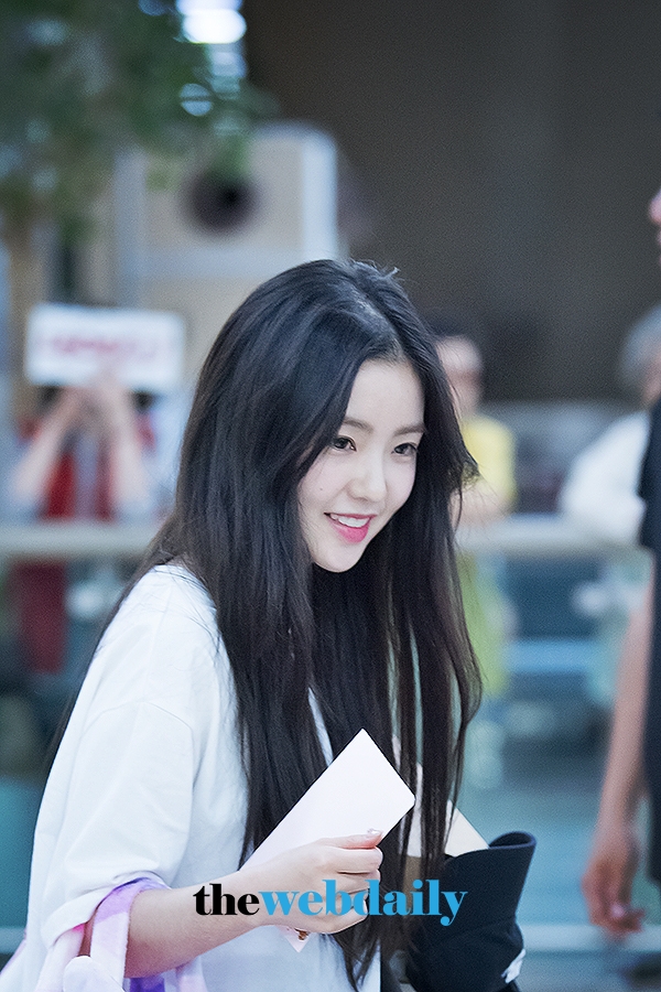 레드벨벳(RedVelvet) 아이린, 김포국제공항 입국 현장