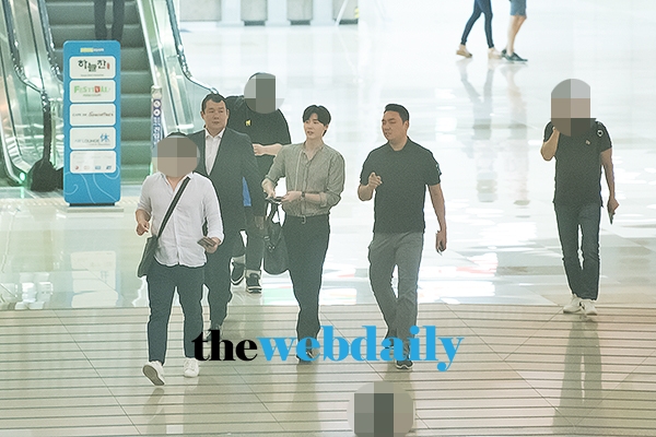 이종석, 김포국제공항 출국 현장