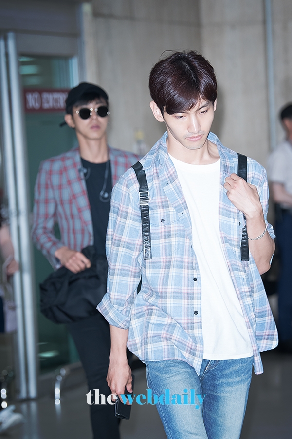 동방신기(TVXQ) 유노윤호-최강창민, 김포국제공항 입국 현장