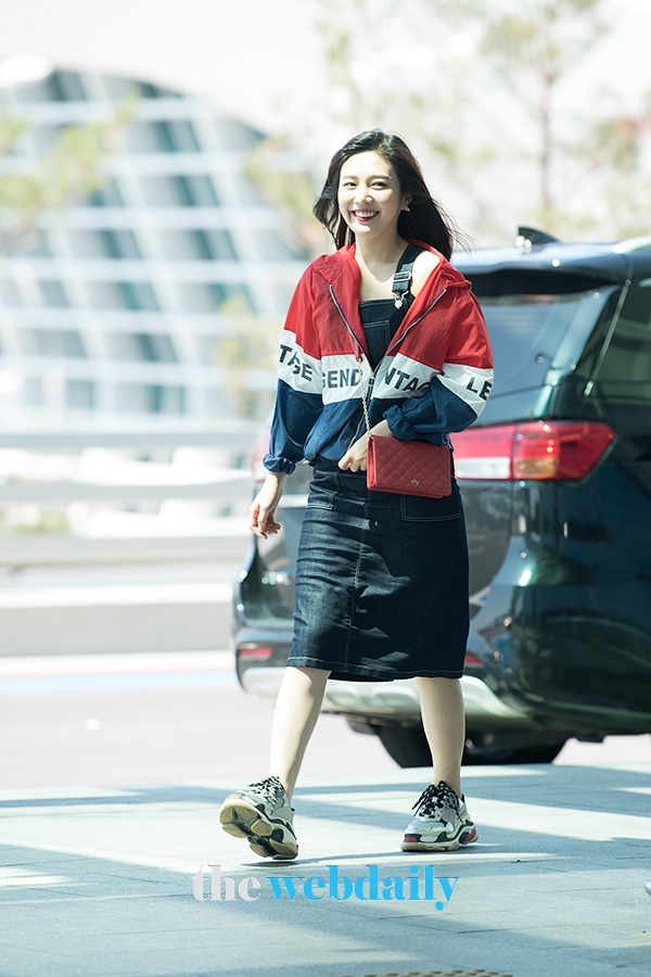 레드벨벳(RedVelvet) 조이, 인천국제공항 출국 현장