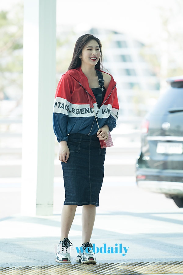 레드벨벳(RedVelvet) 조이, 인천국제공항 출국 현장