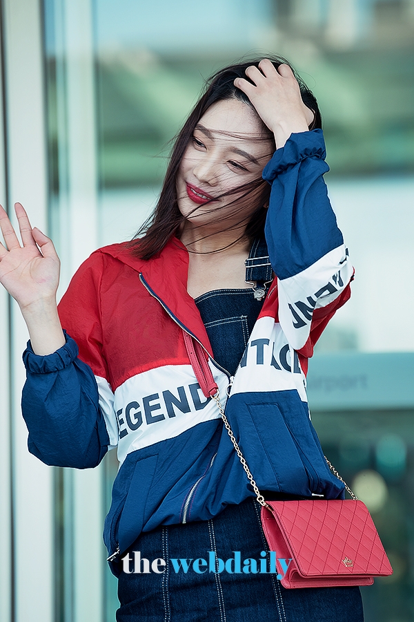 레드벨벳(RedVelvet) 조이, 인천국제공항 출국 현장