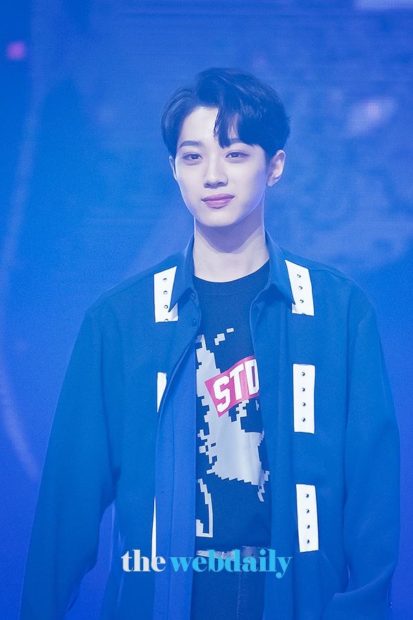 워너원(WannaOne) 라이관린, MBC MUSIC '쇼챔피언' 생방송 현장