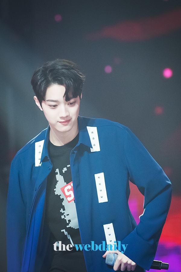 워너원(WannaOne) 라이관린, MBC MUSIC '쇼챔피언' 생방송 현장