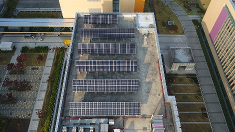 삼성전자 수원사업장 소재단지 옥상에 설치된 태양광 발전 패널 모습. (사진=삼성전자)