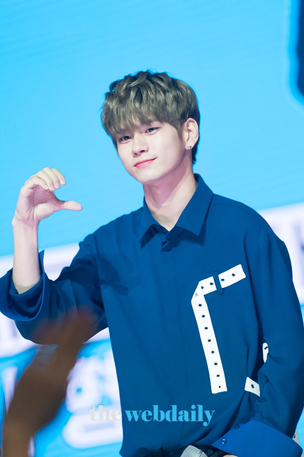 워너원(WannaOne) 옹성우, MBC MUSIC '쇼챔피언' 생방송 현장
