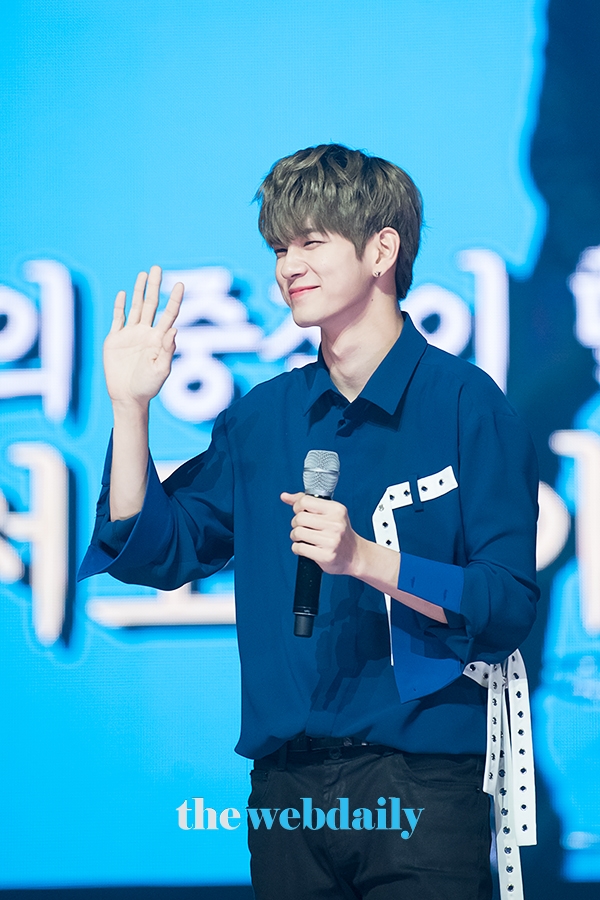 워너원(WannaOne) 옹성우, MBC MUSIC '쇼챔피언' 생방송 현장