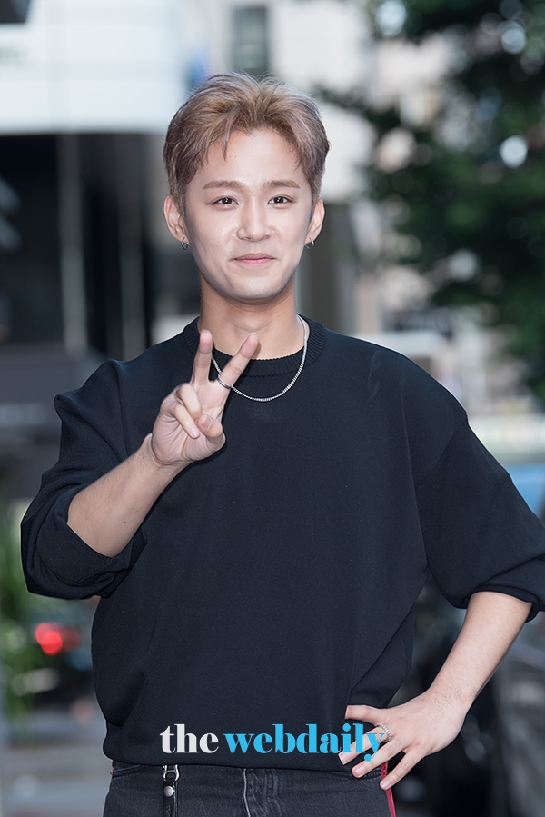 FT아일랜드 이재진, 드라마 '리치맨' 종방연