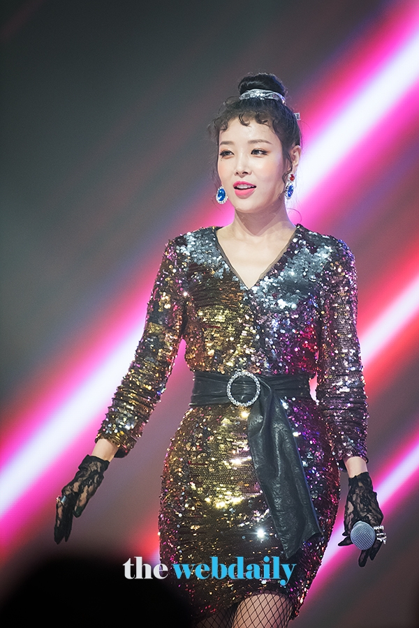 유빈, MBC MUSIC '쇼챔피언' 생방송 현장