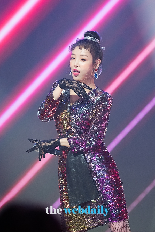 유빈, MBC MUSIC '쇼챔피언' 생방송 현장
