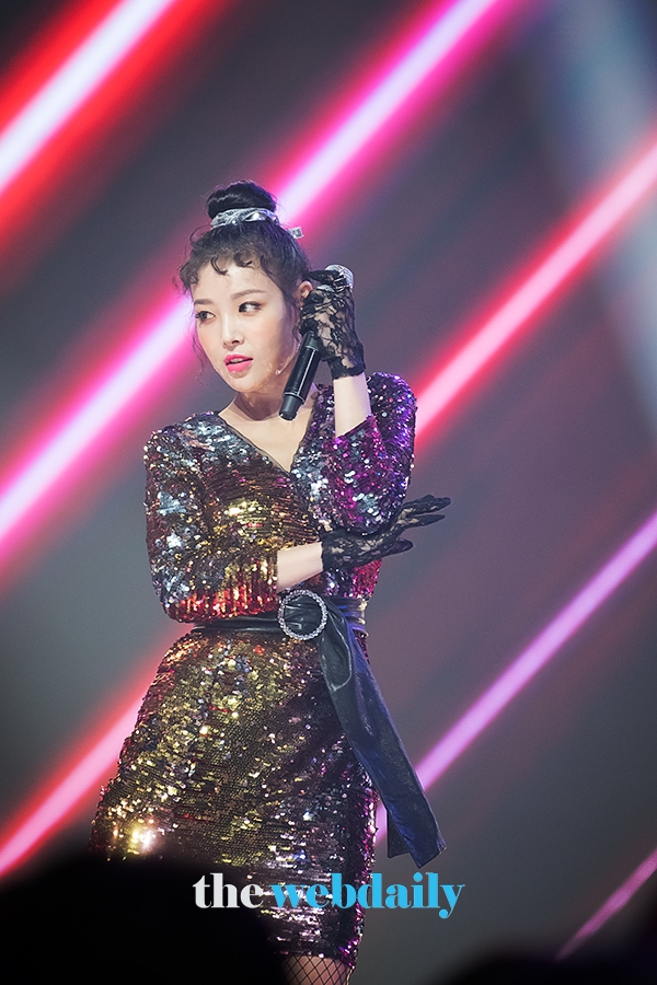유빈, MBC MUSIC '쇼챔피언' 생방송 현장