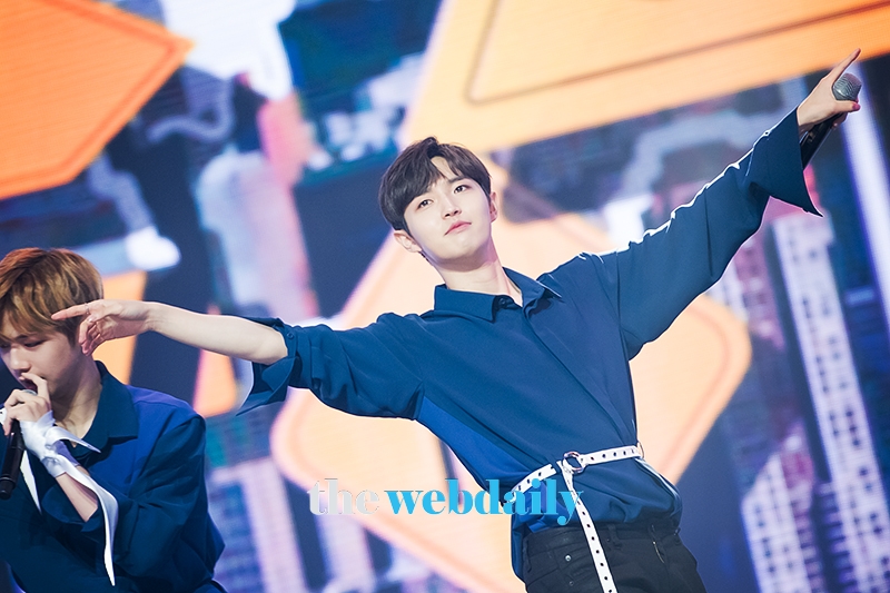 워너원(WannaOne) 김재환, MBC MUSIC '쇼챔피언' 생방송 현장