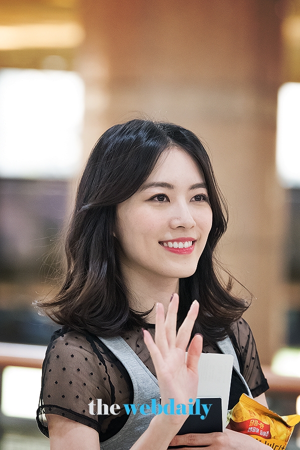 마츠이쥬리나(松井珠理奈), 사랑스런 손인사