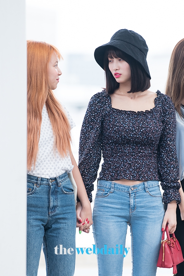 트와이스(TWICE) 채영-모모, 인천국제공항 출국 현장