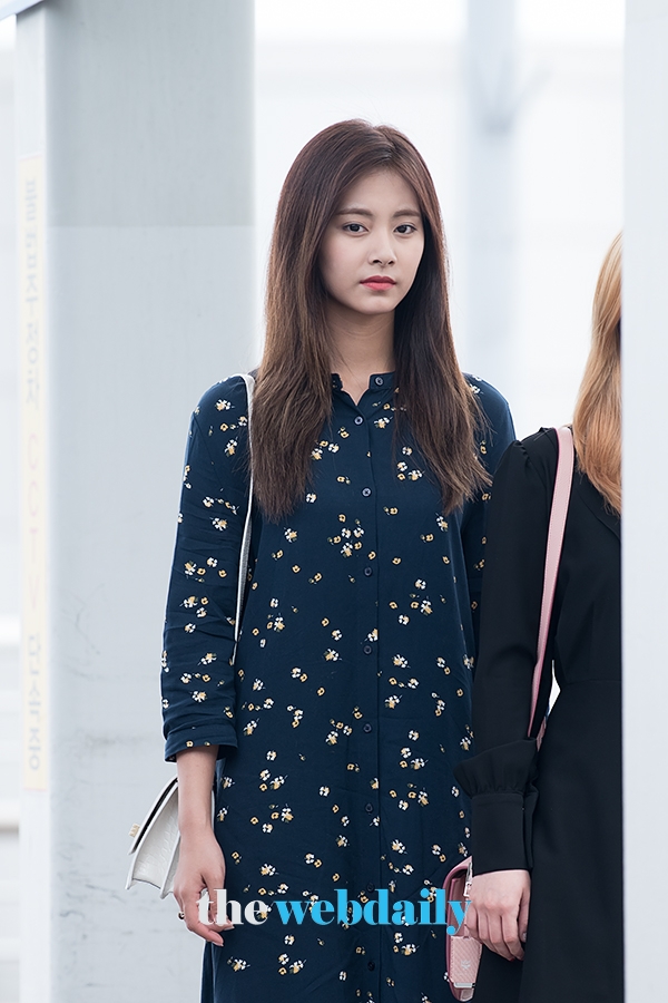 트와이스(TWICE) 쯔위, 인천국제공항 출국 현장