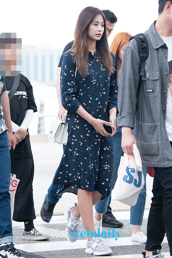 트와이스(TWICE) 쯔위, 인천국제공항 출국 현장