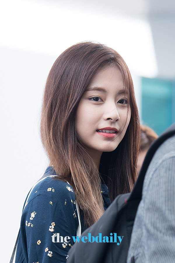 트와이스(TWICE) 쯔위, 인천국제공항 출국 현장
