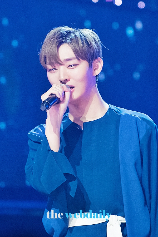워너원(WannaOne) 윤지성, MBC MUSIC '쇼챔피언' 생방송 현장