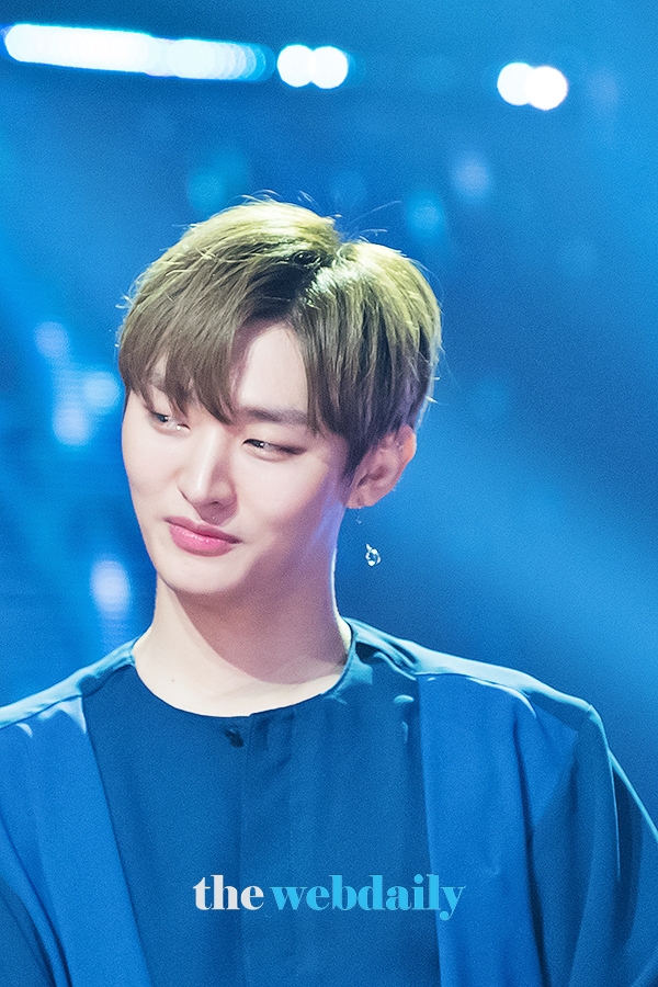 워너원(WannaOne) 윤지성, MBC MUSIC '쇼챔피언' 생방송 현장