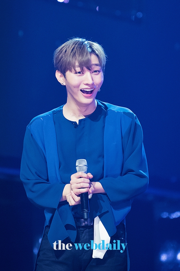 워너원(WannaOne) 윤지성, MBC MUSIC '쇼챔피언' 생방송 현장