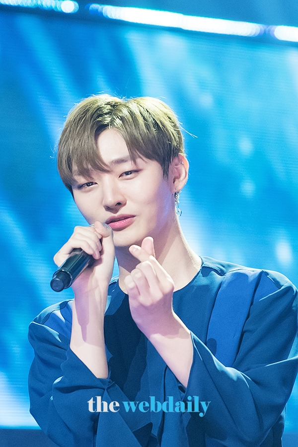 워너원(WannaOne) 윤지성, MBC MUSIC '쇼챔피언' 생방송 현장