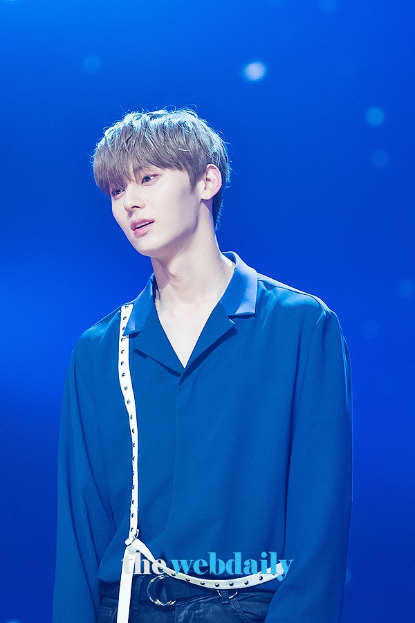 워너원(WannaOne) 황민현, MBC MUSIC '쇼챔피언' 생방송 현장