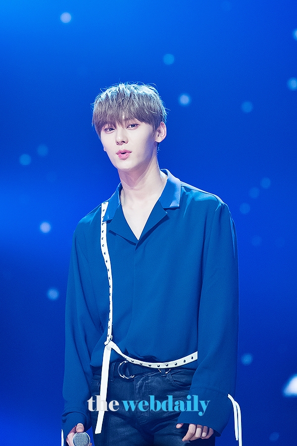 워너원(WannaOne) 황민현, MBC MUSIC '쇼챔피언' 생방송 현장