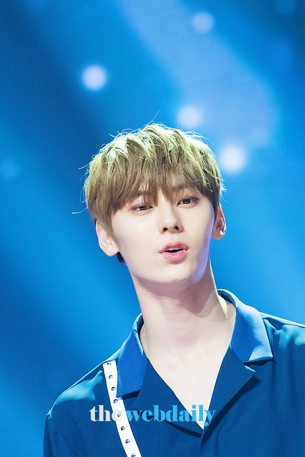 워너원(WannaOne) 황민현, MBC MUSIC '쇼챔피언' 생방송 현장