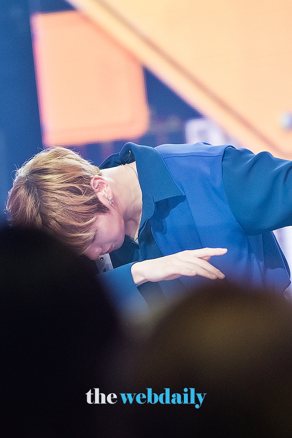 워너원(WannaOne) 강다니엘, 손끝에서 나오는 멋짐