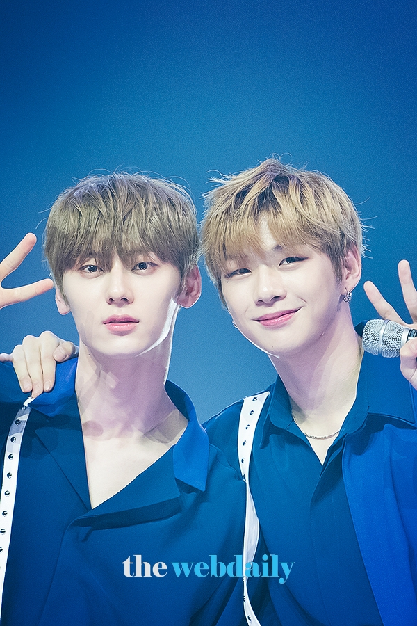 워너원(WannaOne) 황민현-강다니엘, MBC MUSIC '쇼챔피언' 생방송 현장