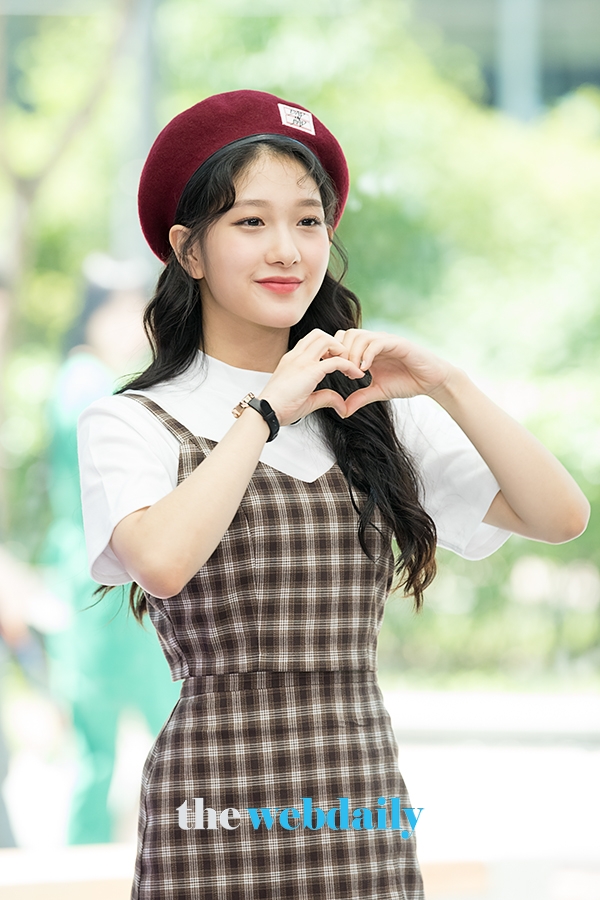프로미스나인(fromis_9) 이서연, 팩트인스타(Fact in Star) 스타 인터뷰 녹화 현장공개