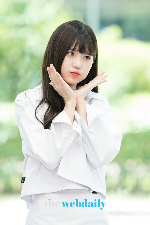 프로미스나인(fromis_9) 송하영, 팩트인스타(Fact in Star) 스타 인터뷰 녹화 현장공개