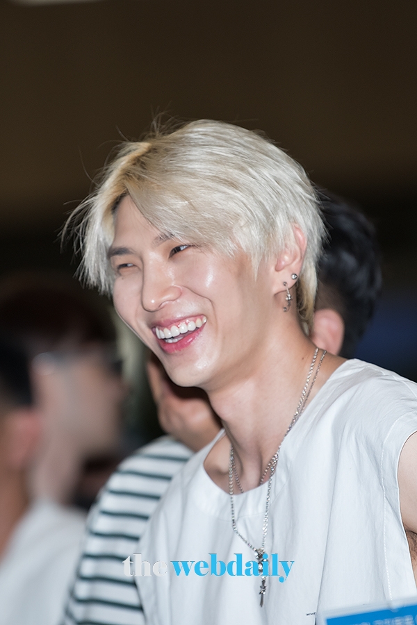 빅스(VIXX) 레오, 김포국제공항 출국 현장