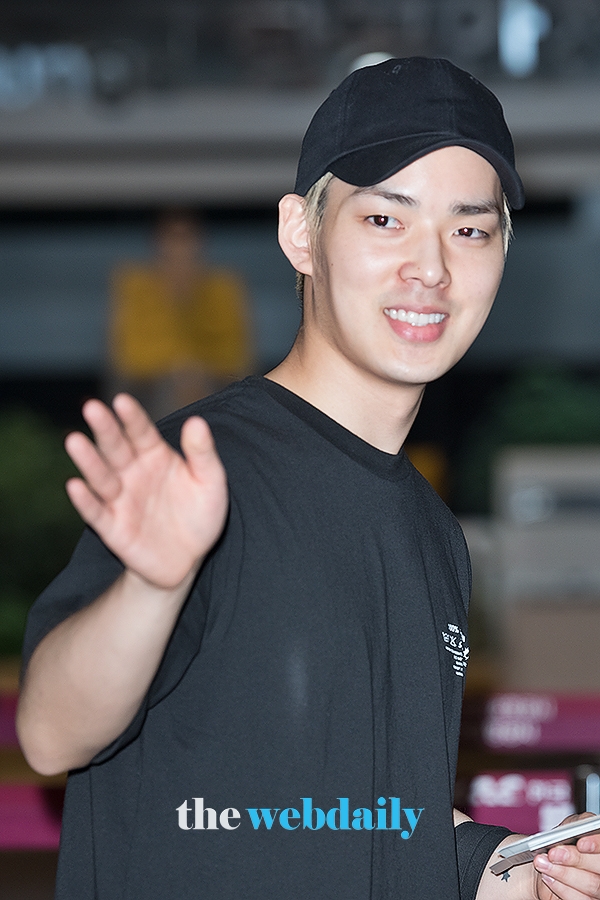 크로스진(CROSSGENE) 용석, 김포국제공항 출국현장