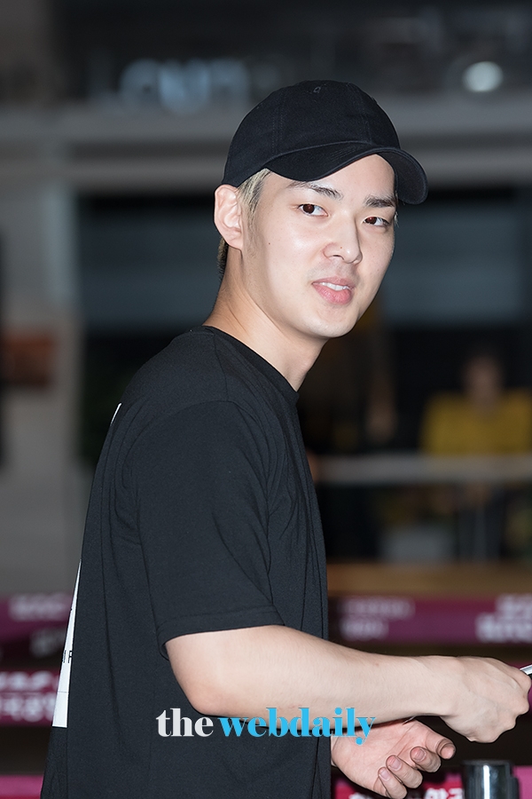 크로스진(CROSSGENE) 용석, 김포국제공항 출국현장