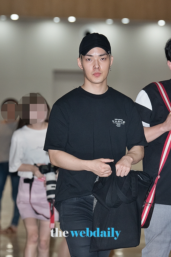 크로스진(CROSSGENE) 용석, 김포국제공항 출국현장