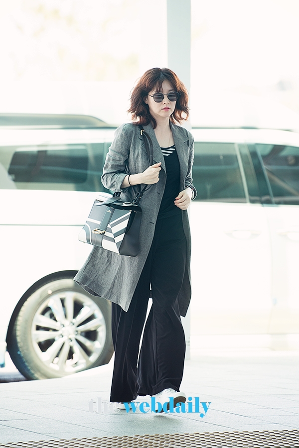 이영애, 인천국제공항 출국 현장