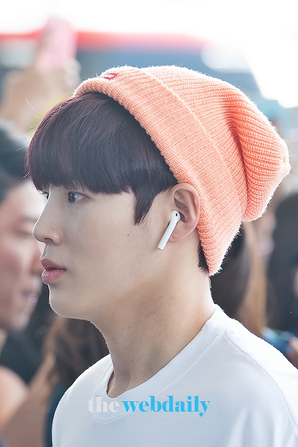 WannaOne(워너원) 하성운, 인천국제공항 출국 현장
