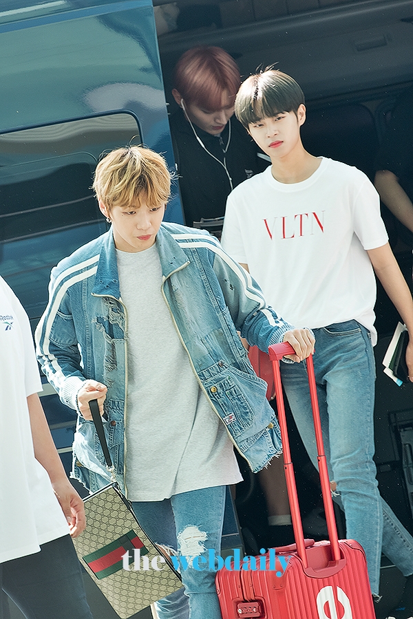 WannaOne(워너원) 강다니엘-이대휘, 인천국제공항 출국 현장