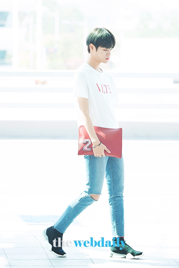 WannaOne(워너원) 이대휘, 인천국제공항 출국 현장